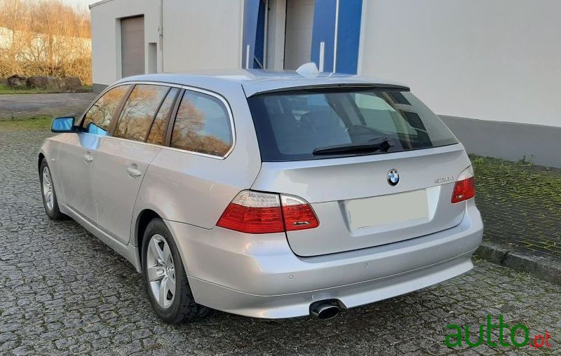 2007' BMW 520 photo #3