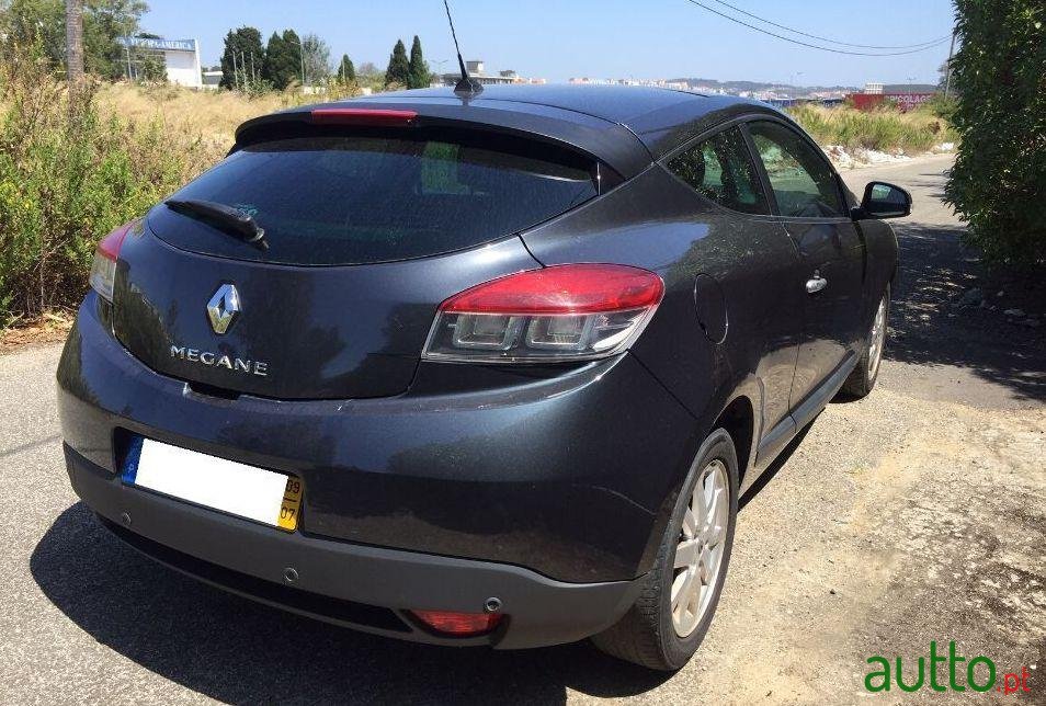 2009' Renault Megane photo #1