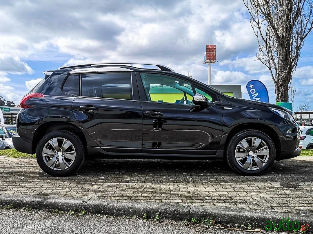2019' Peugeot 2008 photo #2