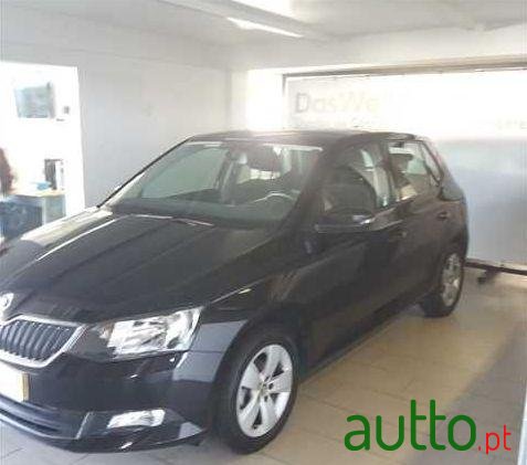 2015' Skoda Fabia 1.4 Tdi Ambition photo #1