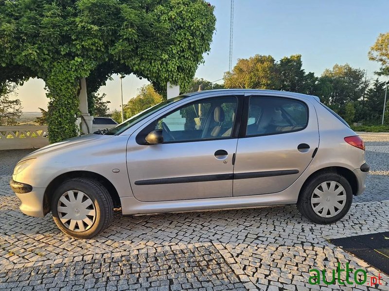 2001' Peugeot 206 photo #2