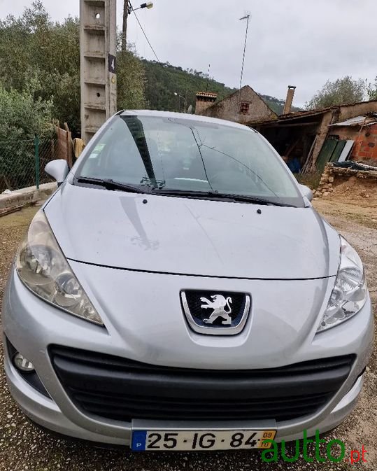 2009' Peugeot 207 photo #2