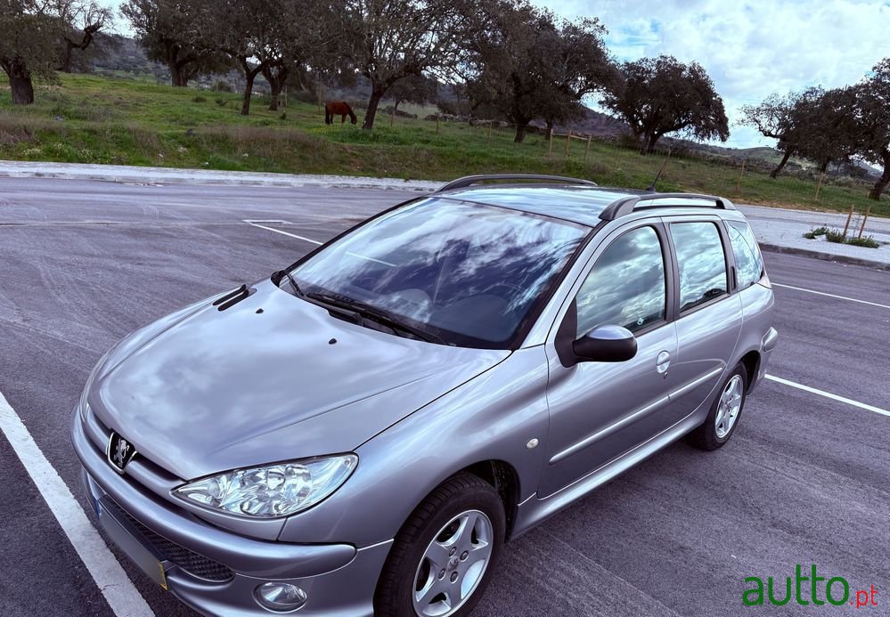 2005' Peugeot 206 Sw photo #3