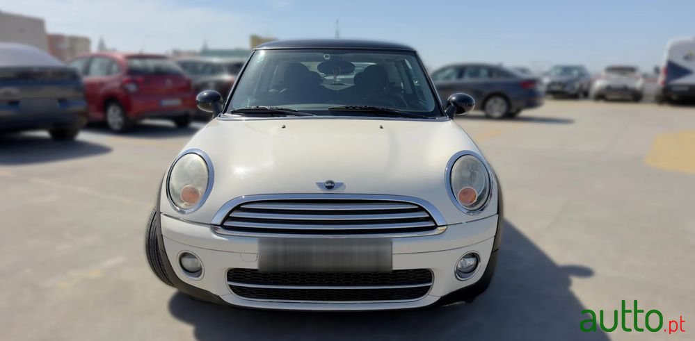 2008' MINI Cooper D 3 Portas photo #2