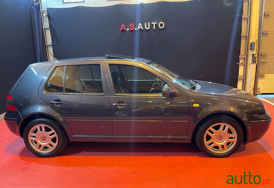 1999' Volkswagen Golf photo #2