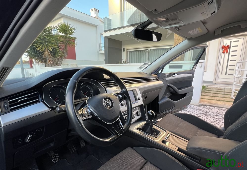 2015' Volkswagen Passat Variant photo #5