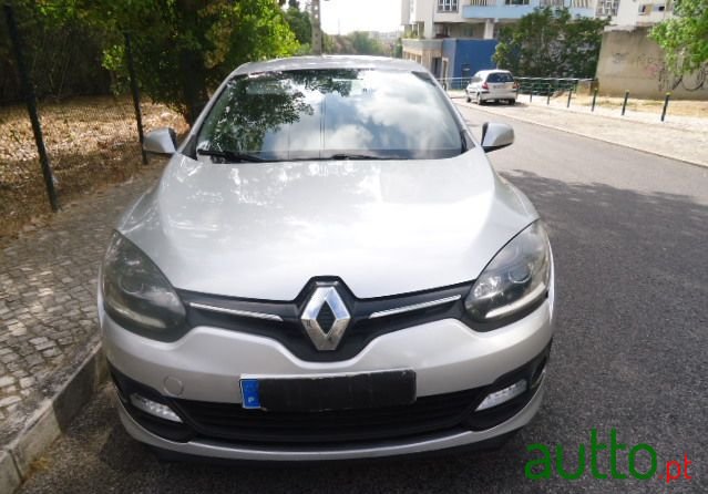 2015' Renault Megane Sport Tourer photo #2