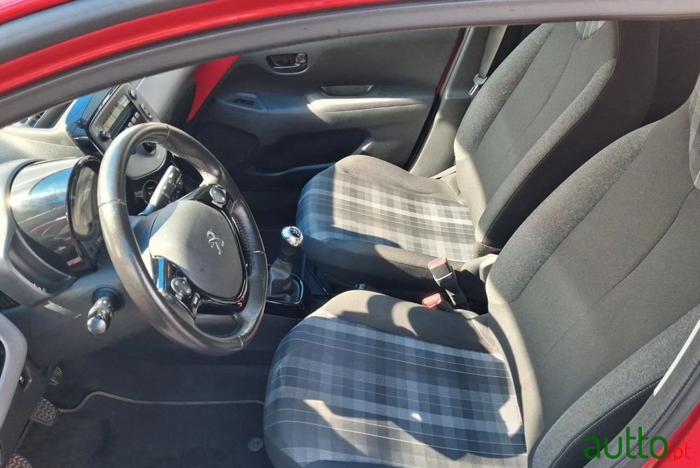 2020' Peugeot 108 photo #2