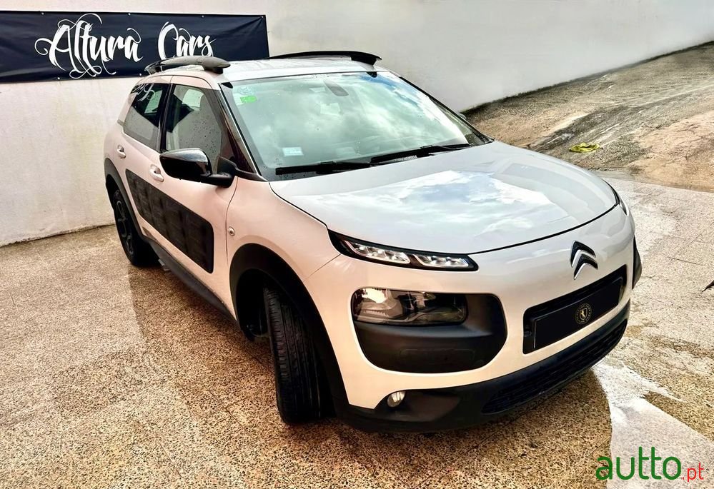 2017' Citroen C4 Cactus photo #3