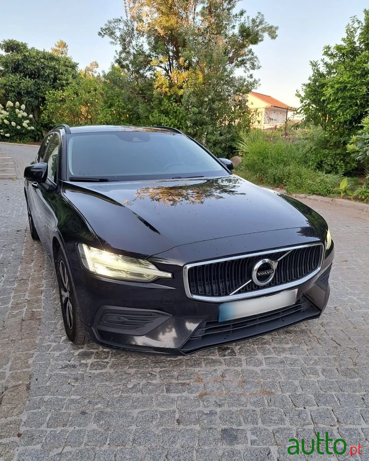2019' Volvo V60 2.0 D3 photo #4