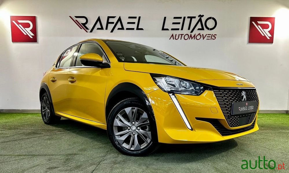 2020' Peugeot e-208 Allure photo #4