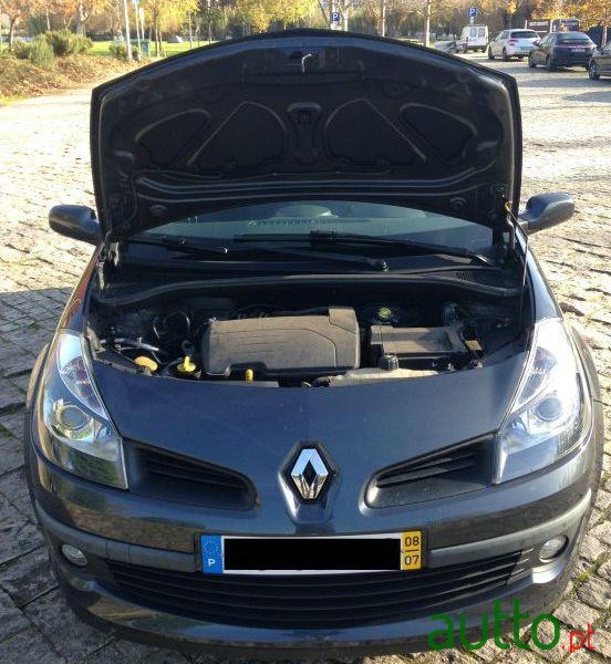 2008' Renault Clio Dynamique S photo #2