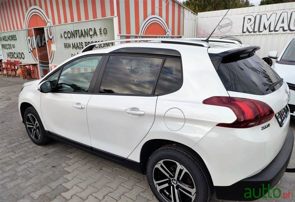 2016' Peugeot 2008 photo #2