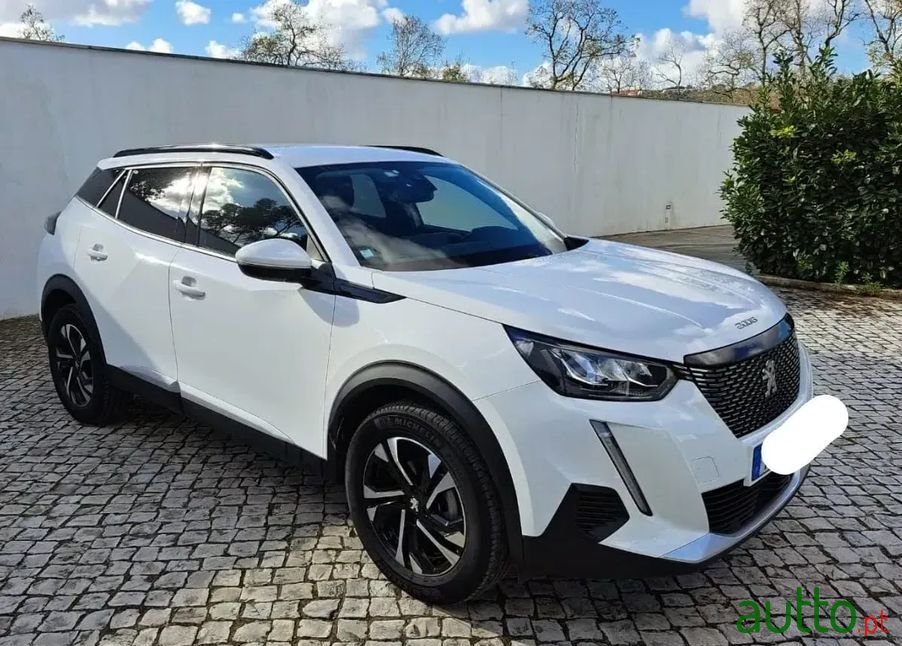 2021' Peugeot 2008 photo #3