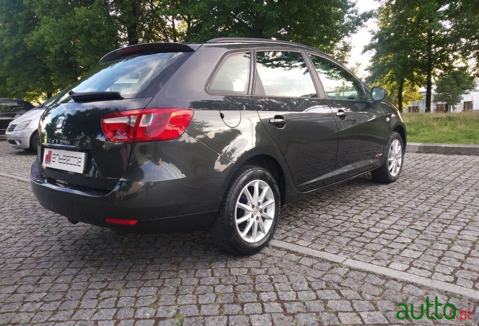 2011' SEAT Ibiza-St photo #4