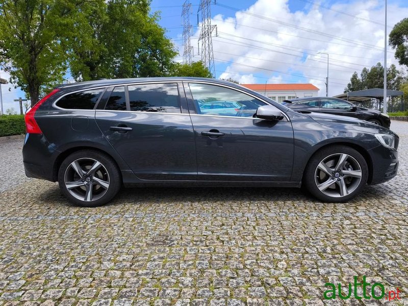 2015' Volvo V60 photo #6