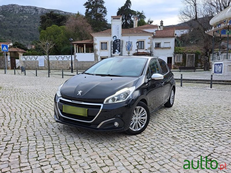 2017' Peugeot 208 photo #1