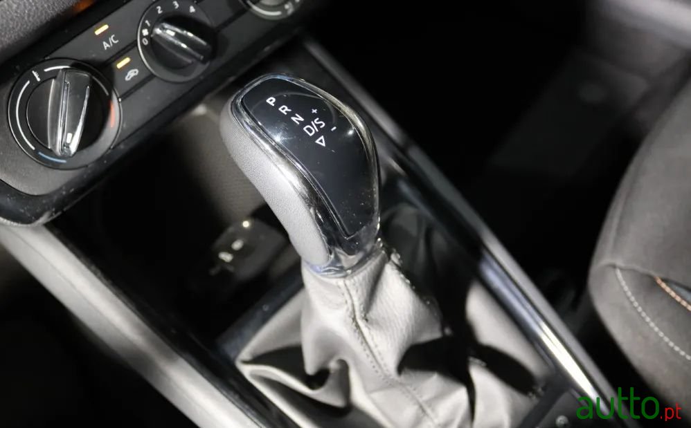 2024' Skoda Kamiq 1.0 Tsi Dsg photo #4