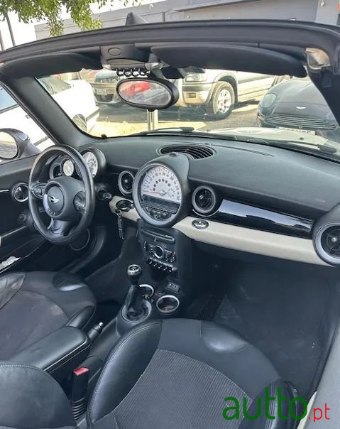 2013' MINI Cooper D photo #5