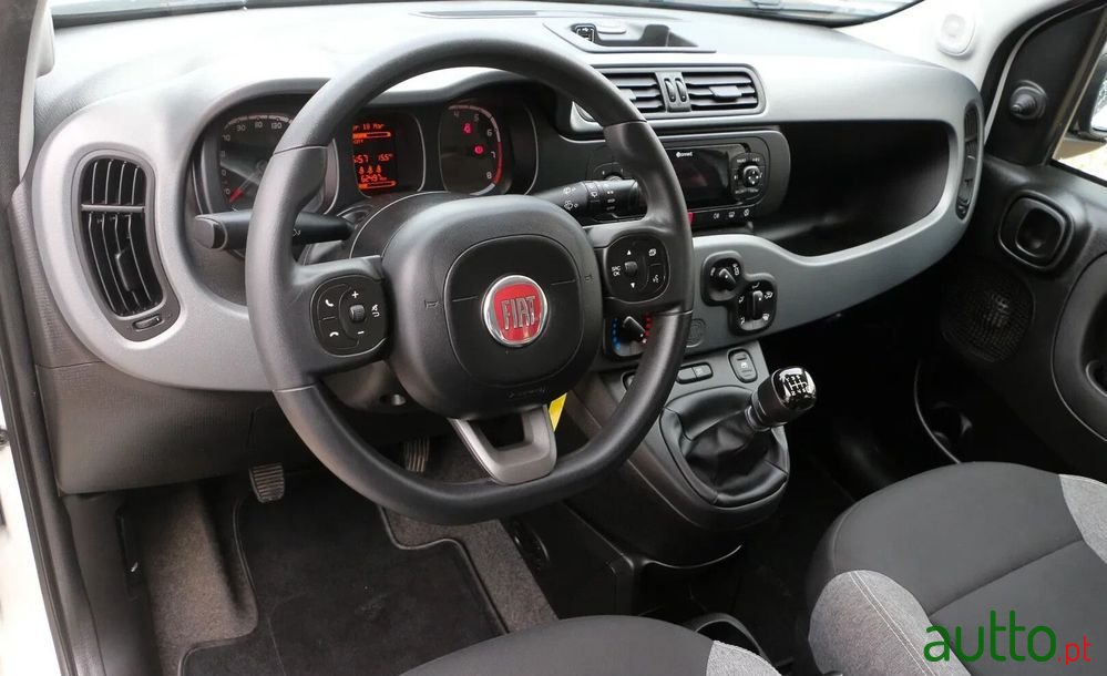 2022' Fiat Panda 1.0 Hybrid City photo #2
