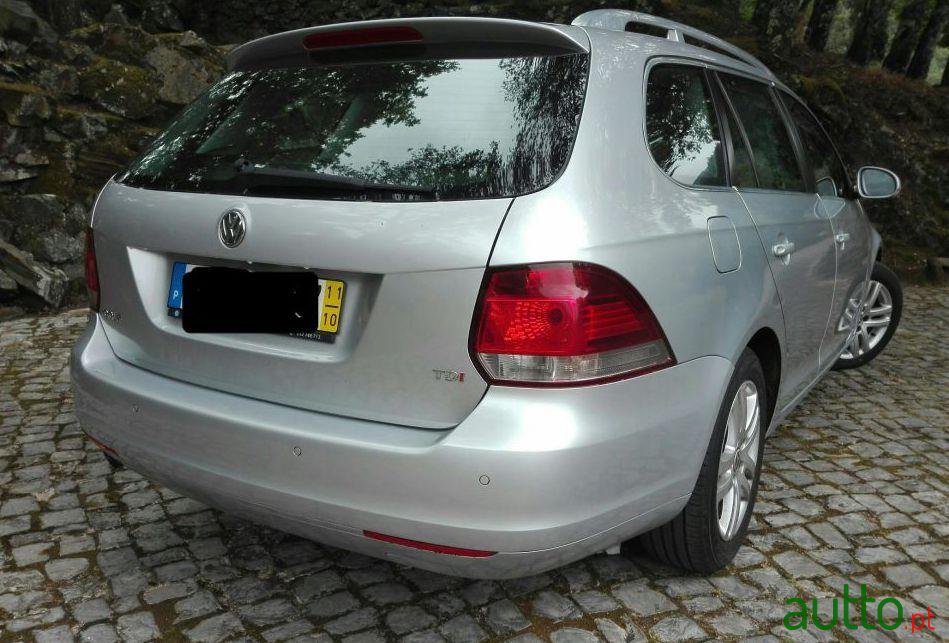 2011' Volkswagen Golf-Variant photo #1