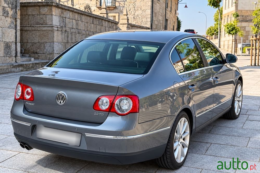 2007' Volkswagen Passat photo #5