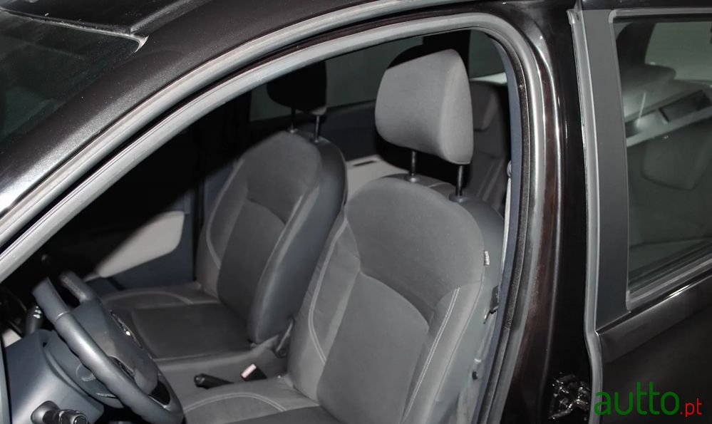 2013' Dacia Lodgy 1.5 Dci Confort 7L photo #6