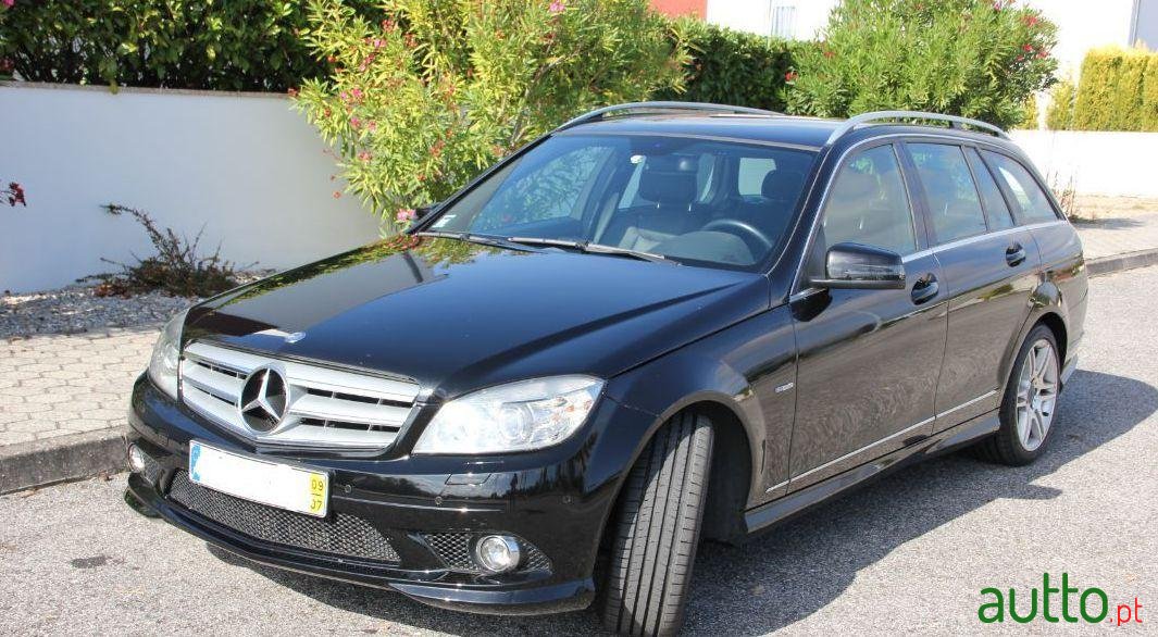 2009' Mercedes-Benz C-250 photo #3