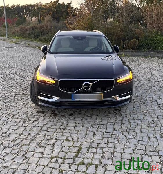 2020' Volvo V90 photo #6