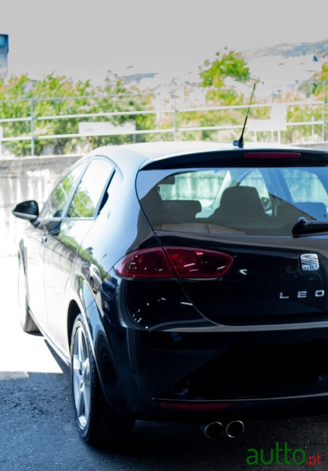 2011' SEAT Leon 1.6 Tdi Sport photo #1
