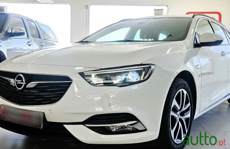 2020' Opel Insignia Sports Tourer photo #2