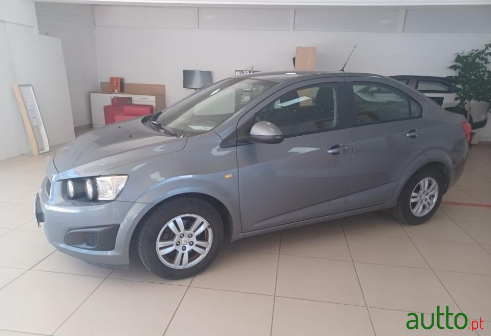 2013' Chevrolet Aveo photo #2