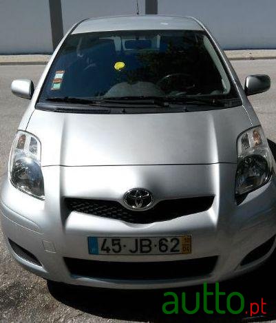 2010' Toyota Yaris photo #3
