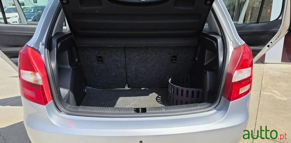 2012' Skoda Fabia photo #5