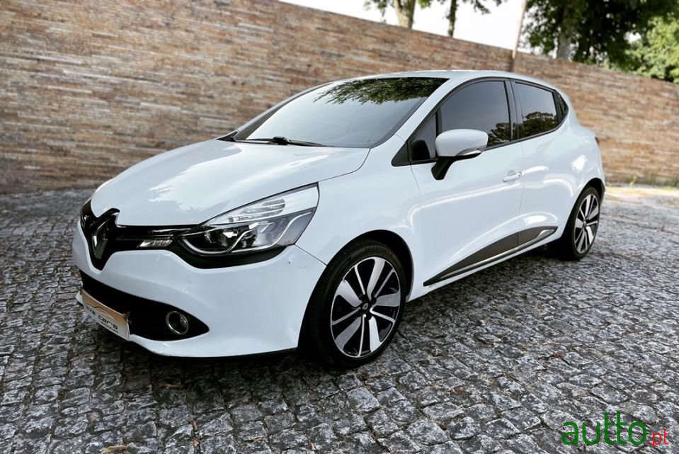 2013' Renault Clio photo #5