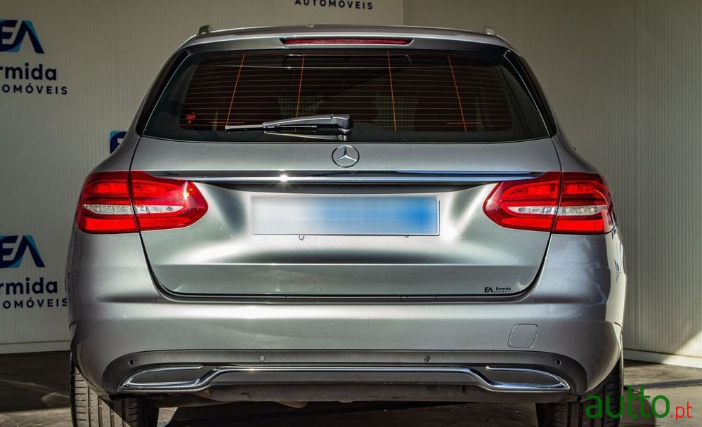 2015' Mercedes-Benz Classe C photo #5