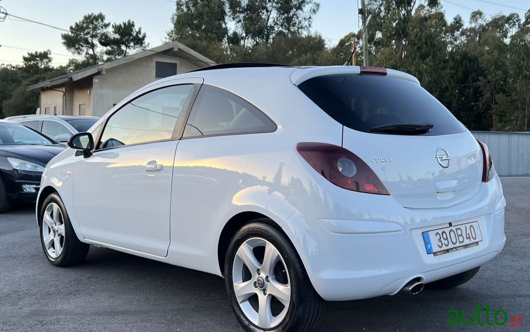 2013' Opel Corsa photo #3