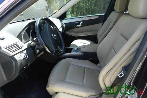 2015' Mercedes-Benz E-220 photo #6