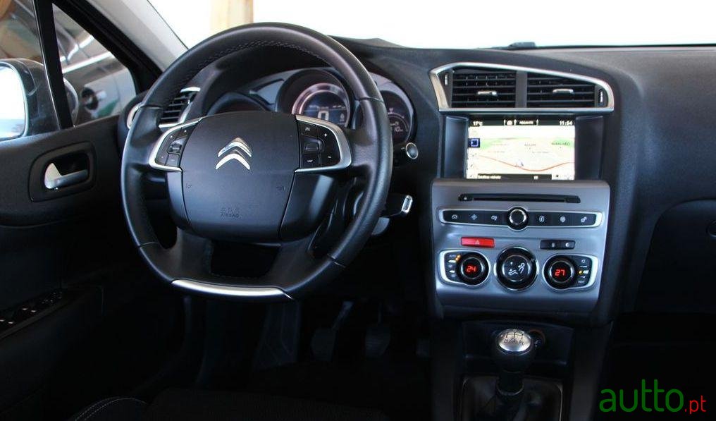 2016' Citroen C4 1.6 Bluehdi Feel photo #2