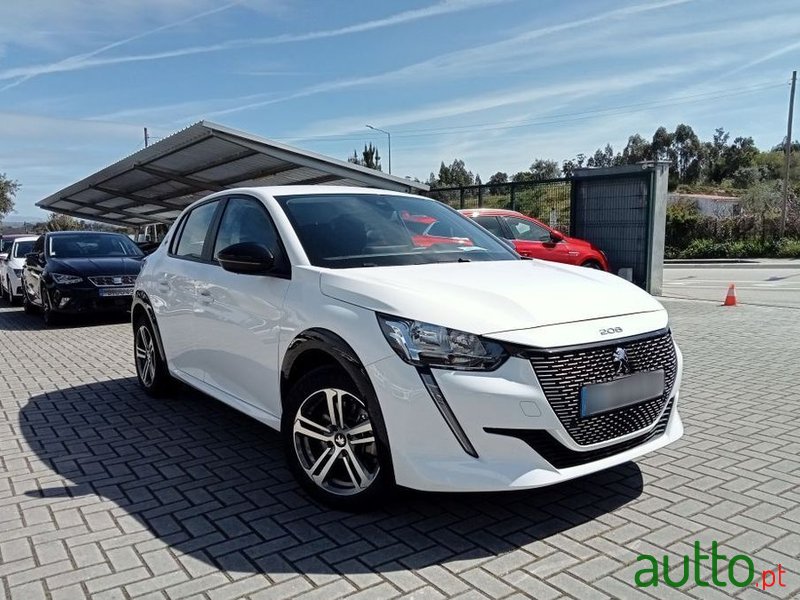 2022' Peugeot e-208 photo #3