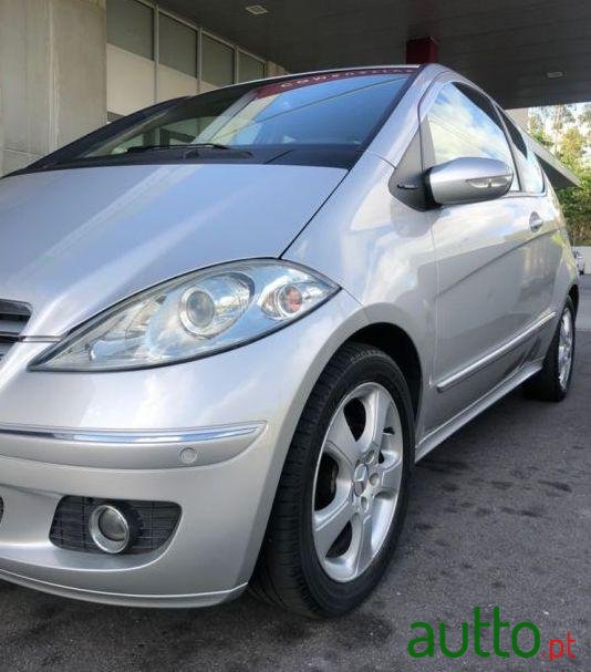 2004' Mercedes-Benz A-160 Avantgarde Cdi photo #2