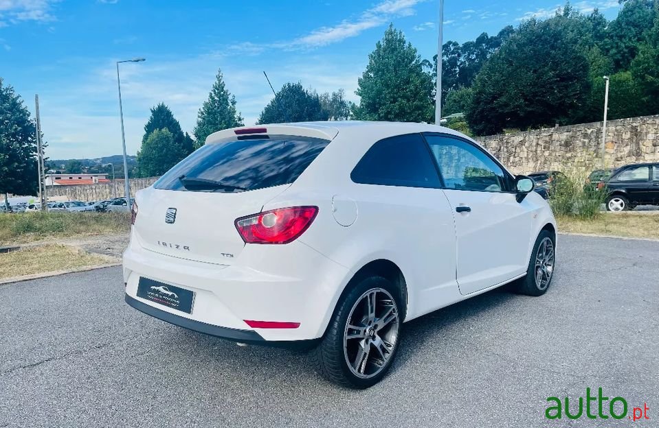 2013' SEAT Ibiza photo #5