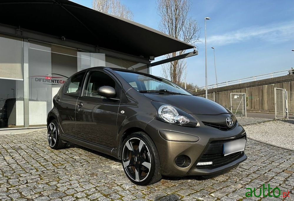 2014' Toyota Aygo photo #5