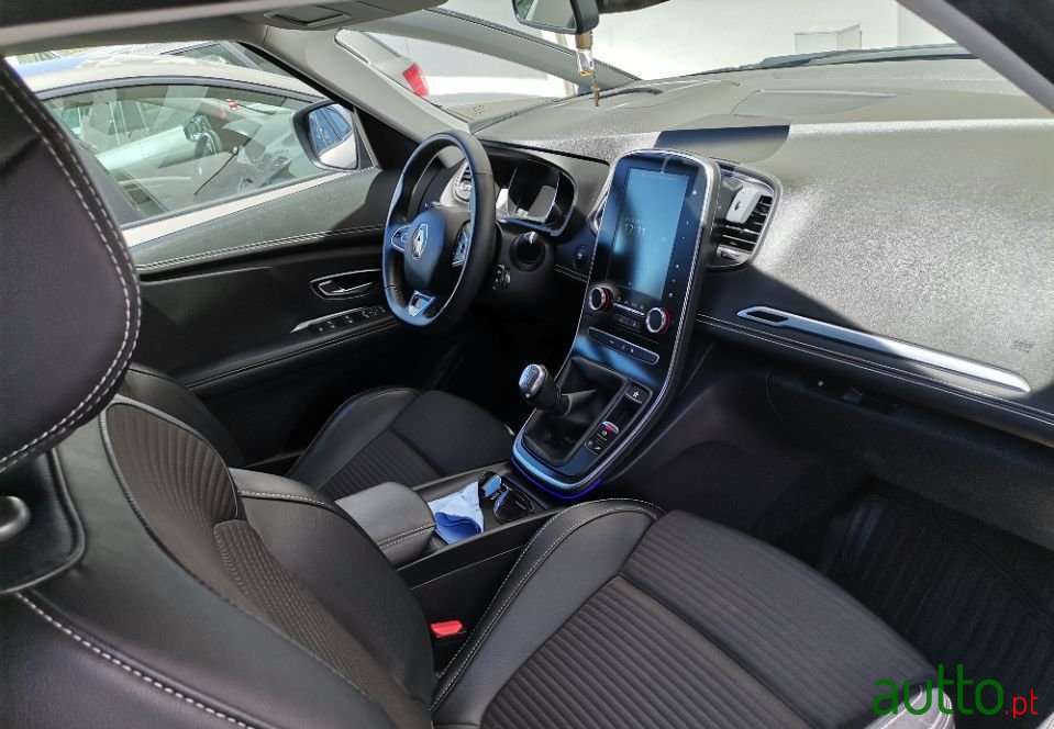 2017' Renault Scenic photo #4