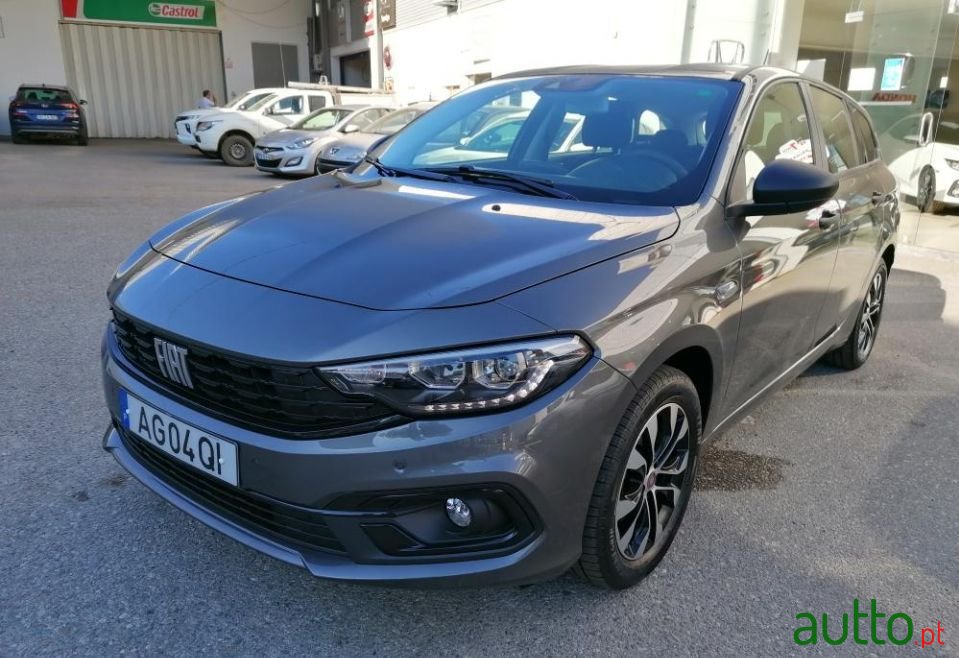 2021' Fiat Tipo Station Wagon photo #4
