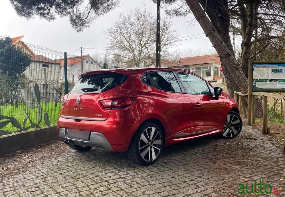 2015' Renault Clio photo #2