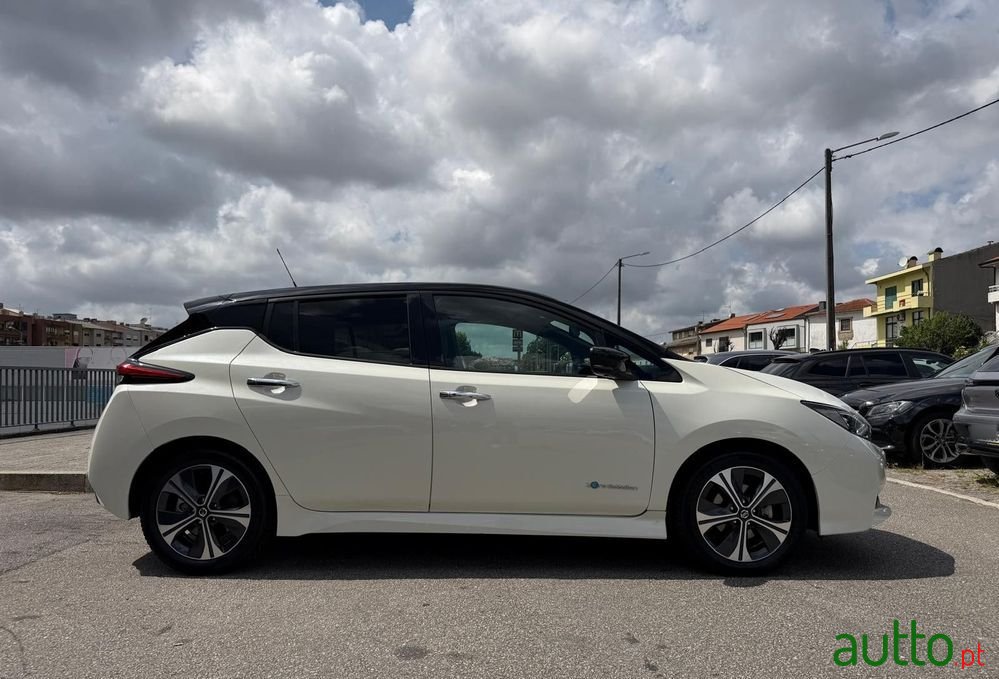 2020' Nissan Leaf N-Connecta photo #5