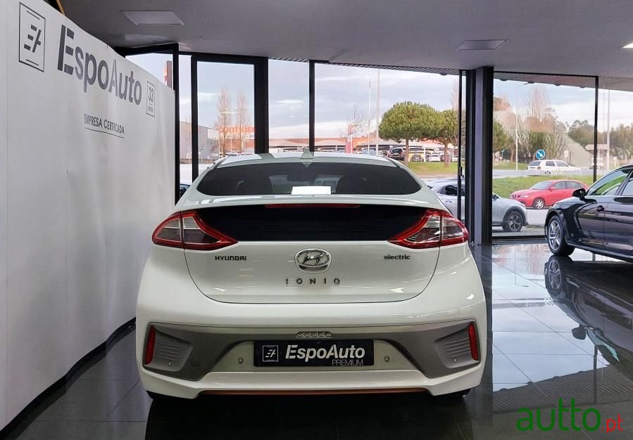 2018' Hyundai Ioniq photo #5