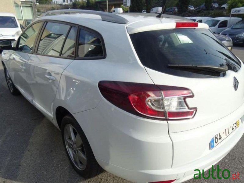 2010' Renault Megane Sport Tourer photo #1