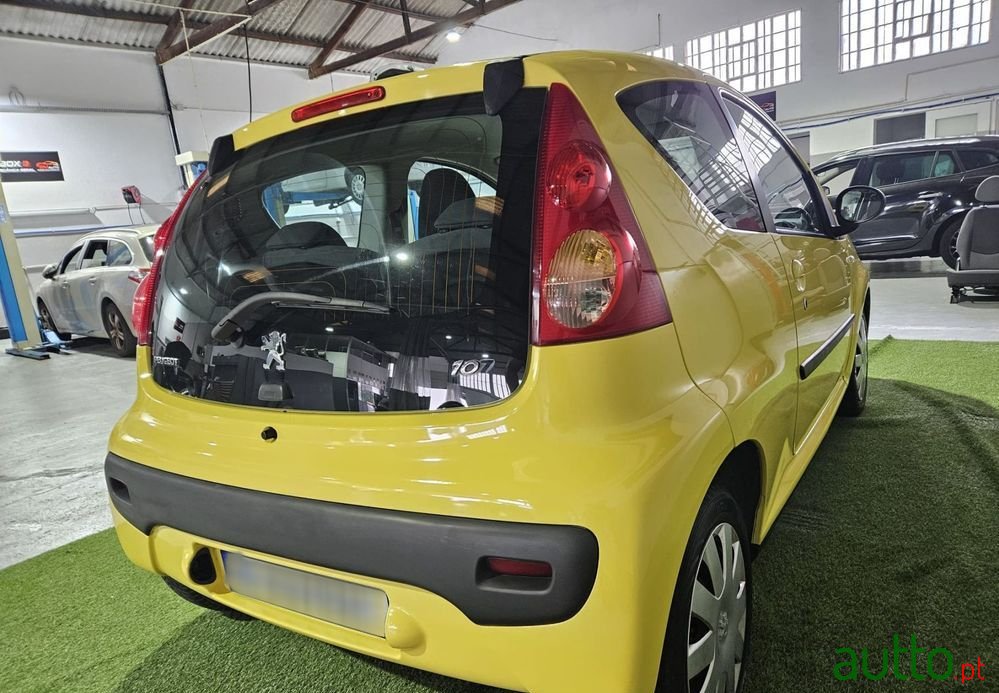 2006' Peugeot 107 photo #4